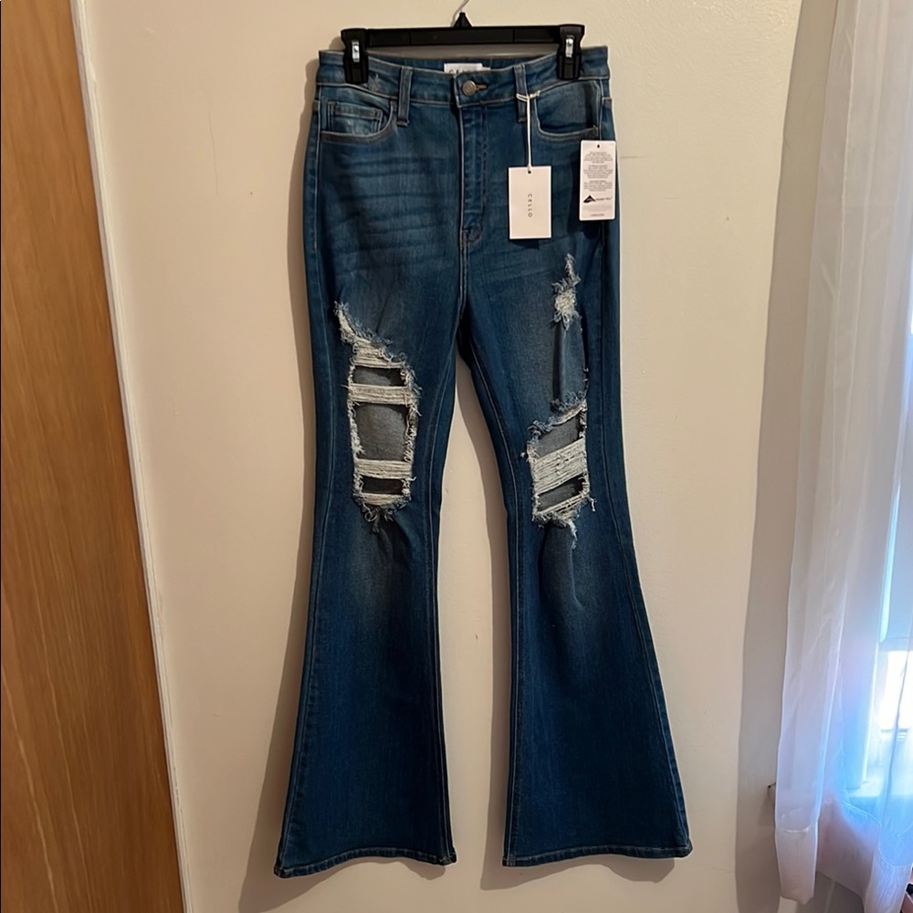 Cello NWT Skinny Flare‎ with distressing size 9